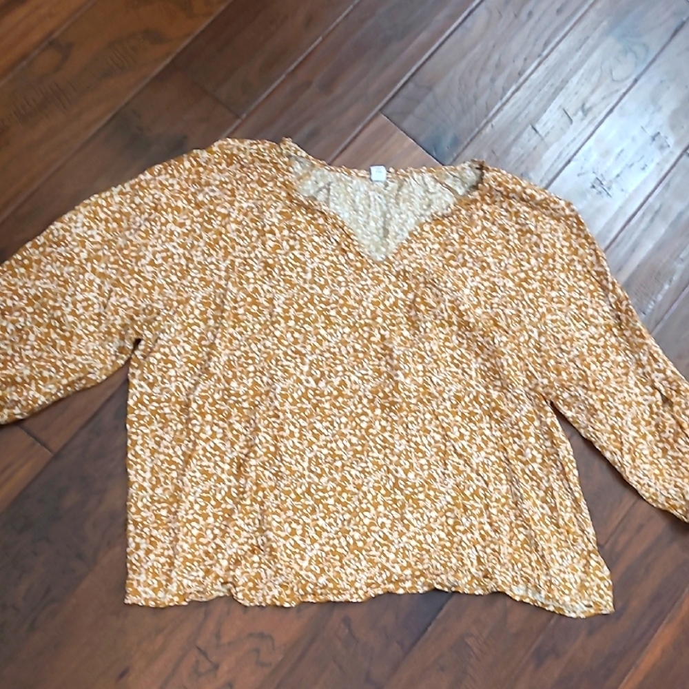 Old Navy Mustard Tan & White Floral with Vines Blouse size 3X